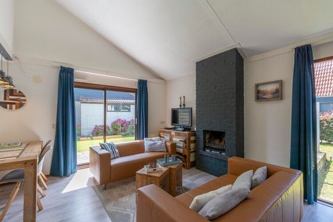 Welkom bij Yperhof 66, een gezellig vrijstaand vakantiehuis voor maximaal 6 gasten, gelegen in het charmante park De Yperhof in Julianadorp aan Zee. Dit heerlijke toevluchtsoord beschikt over een warme woonkamer met open haard, waar schuifdeuren open...