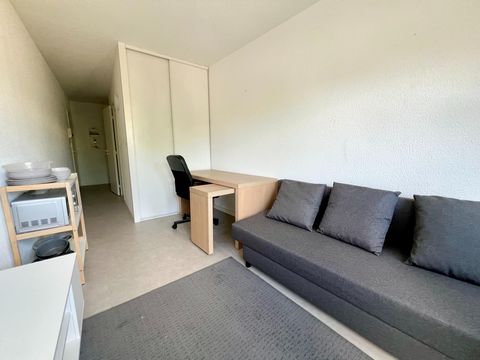 A vendre T1 - Proche du campus Carreire - Parking