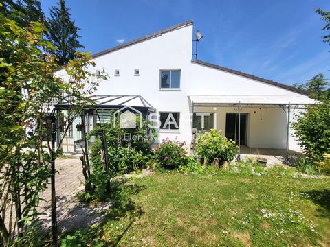 MAISON D'ARCHITECTE AU CALME