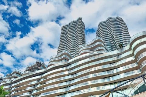 Bay House, de nieuwste en meest exclusieve residentie van Monaco. Dit uitzonderlijke appartement van 268 m² biedt 3 slaapkamers met badkamers en vrij uitzicht op de Middellandse Zee. Het interieur is afgewerkt met de hoogste kwaliteit. De woning besc...