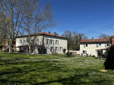 Grand domaine avec vue sur les Pyrénées