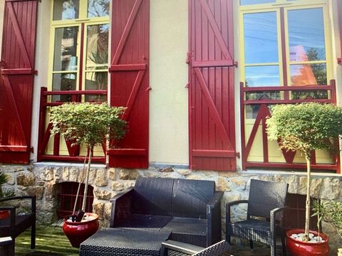APPARTEMENT/MAISON DE 128M2-QUARTIER DES ARBRES-PROCHE COMMERCES, MARCHÉ ET PLAGE A PIEDS-TERRASSE DE 80M2-2 PLACES DE PARKING-CAVE DE 17M2