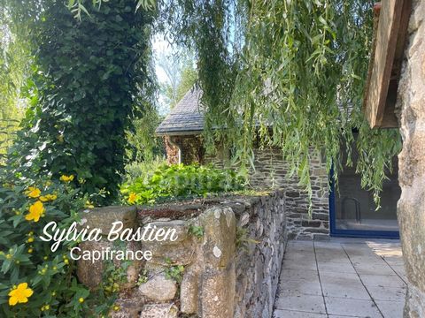 ? À vendre Propriété de charme en pierre avec dépendances, piscine et vaste terrain arboré Kernouës (proche Lesneven)