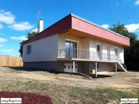 Maure-de-Bretagne proximité centre au calme - Maison avec sous-sol 110 m² - Dépendance 40 m²