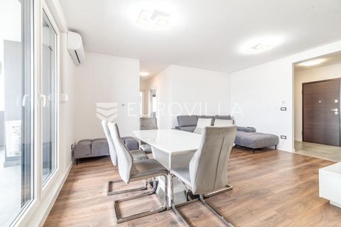 Novi Zagreb, Otok - a luxurious four-bedroom apartment on the eighth floor of a modern building with an elevator. The apartment has a closed living area of 73.24 m², a loggia of 23.78 m², and a garage of 16.29 m², with a total gross floor area (NKP) ...