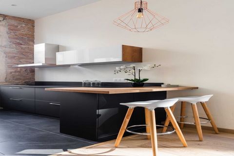 Apartment with lots of character thanks to its exposed stones and beams. null Apartment with lots of character thanks to its exposed stones and beams. The apartment has been completely renovated and decorated by a renowned contemporary architect. Thi...