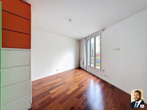 Jessy VALENTIN vous présente à seulement 5 minutes à pied du métro Mairie des Lilas et à deux pas du centre-ville, cette charmante maison de ville, idéalement située dans une rue calme et recherchée. Le rez-de-chaussée offre un bel espace de vie, com...