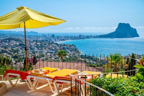 Stel je voor dat je elke dag wakker wordt in een rustige en mooie omgeving, met de zee als achtergrond en de iconische rots van Ifach zichtbaar vanuit bijna elke hoek van je huis. Deze charmante gerenoveerde villa in Calpe laat je volop genieten van ...