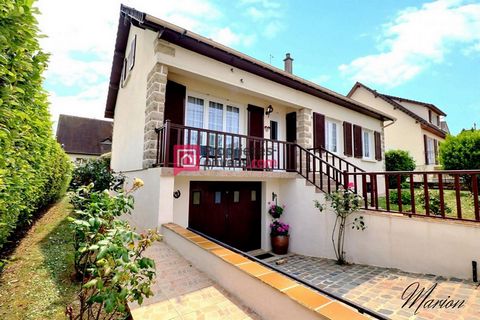 A 10 min à pied de la gare de SAINT-JUST-EN-CHAUSSEE. Quartier recherché sur la commune de Saint-Just-en-Chaussée. Je vous propose ce pavillon individuel sur sous-sol total. Il se compose d'une entrée sur un couloir desservant une cuisine séparée et ...
