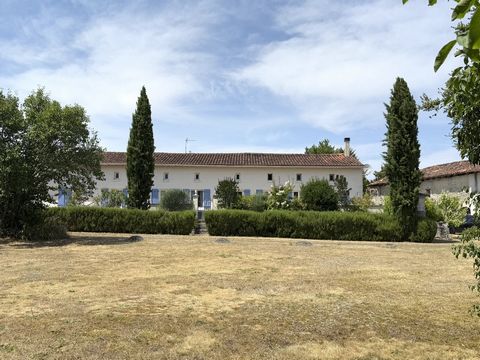 MAISONS DE CARACTERE