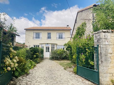 This charming, renovated country house is tucked away in the beauty of the French countryside, just five minutes from the nearest town of Mansle, which offers all amenities, and close to the historic gems of Nanteuil-en-Vallée and Verteuil-sur-Charen...