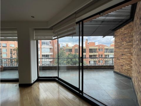 AVAILABLE MODERN PENTHOUSE 5 BEDROOMS WITH PRIVATE BATHROOM AND 125M2 OF TERRACE - CHICO NAVARRAAn unique property in CHICO NAVARRA, a neighborhood of tradition preferred by Bogota and foreigners for its quality in neighborhood, security around and w...