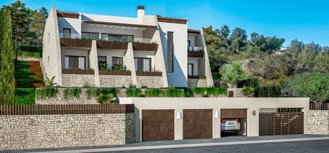 KEY READY New construction located in the prestigious area of Tosalet and only a few minutes from the beaches and facilities of Jávea. The property is distributed over three floors. On the street level is the vehicular access, the garage, the main en...