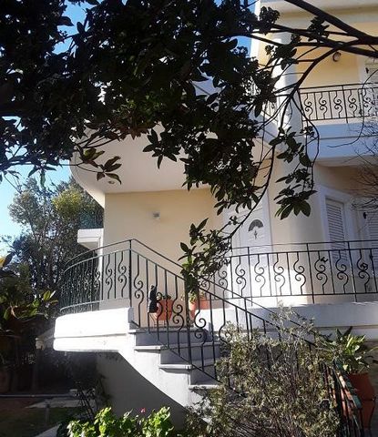 Vrachati, Corinthia, Peloponnese. For sale a  maisonette of  227 sq.m. high aesthetics  of construction specifications, perfectly furnished and decorated with all its materialequipment in excellent condition on a plot of 520 sq.m. near the sea, with ...