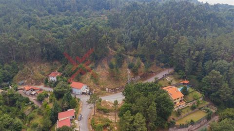 Land located in the parish of Cova, in Vieira do Minho, at the entrance of Gerês. The ditance to the center of Vieira do Minho is about 10min as well as 30min from the city of Braga, 50min from Porto. The land is intended for the construction of a vi...