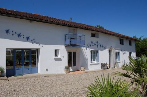 Summary Douce France B&B and Gites is an existing successful business in Tarn-et-Garonne. Ready for you to takeover and run. Only 45 mins drive from Toulouse airport. The clientele is international - France, Spain, Germany, UK, Belgium, Ireland... wi...