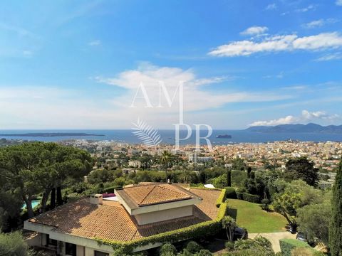 Amanda Properties SOLE AGENT,offers you this modern single-storey villa in the heart of California, with a magnificent sea view over the entire bay of Cannes; Fully landscaped garden of approx. 2500 m2. Swimming pool, closed garage, caretaker's house...