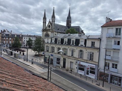 Reims, secteur Saint Thomas, au pied de l'arrêt du tramway, un duplex non meublé