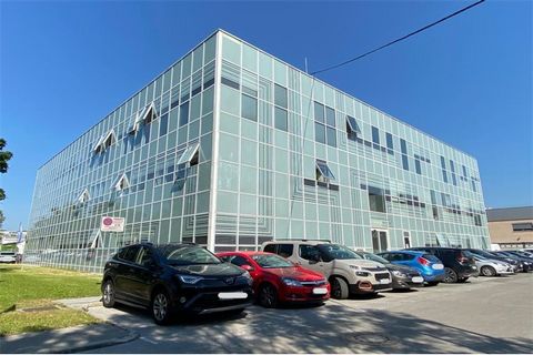 We sell lots of business premises in the building on Koper 98, built in 2007, in total measuring 1,194.9 m2, which in nature represents 12 offices and common areas. All offices are currently rented to tenants. It's an opportunity for investors. Good ...