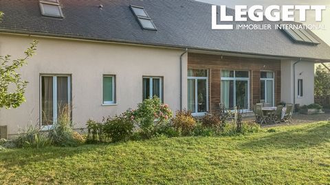 A25041CBU27 - Very bright with its numerous openings and spacious with its open rooms and a high ceiling. It is very energy efficient thanks to its insulation, its insert which heats most of the house, and its hot water tank connected to the solar pa...