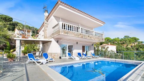 House with private pool and beautiful sea views, situated in a quiet residential area only 5km from the beautiful and quiet beach of Canyelles, 6km from Lloret del Mar town centre and 7km from Tossa del Mar, one of the most charming towns on the Cost...