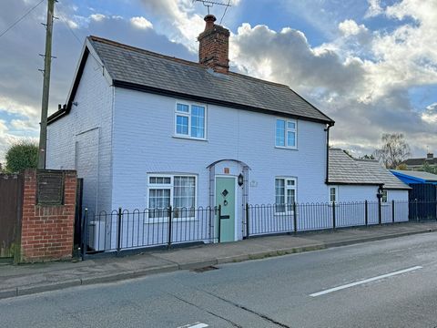 A charming three bedroomed detached period cottage situated in a highly accessible location within the sought after village of Capel St Mary. Hafen is central to the village and within walking distance of all local amenities. The A12 and A14 trunk ro...
