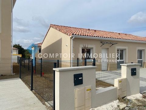 Découvrez cette charmante villa T3 de plain pied de 70 m2 habitables, idéalement située au coeur du village de Lapeyrouse Fossat. Cette maison offre un cadre de vie paisible tout en étant à proximité de toutes les commodités. Caractéristiques de la v...