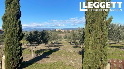 A30891MRW34 - Een dromerige olijfgaard wacht op dit uitgestrekte terrein in het hart van de Minervois. Gelegen op 2 hectare, bestaande uit een luxe villa van 135 m², een volumineuze schuur met meerdere mogelijkheden (garage voor 3 of 4 auto's en/of c...