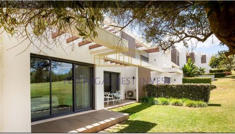 2 bedroom flat in the Resort in Silves, with direct views over the Fairway. This modern flat is located on the ground floor and consists of a large open plan living room with a fully equipped kitchen. From this room there is direct access to the terr...