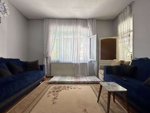 FROM ALTINEMLAK GÜNEŞLI BOULEVARD BRANCH BAGCILAR GÜNEŞLI NEIGHBORHOOD APARTMENT FOR SALE 3+1 SUITABLE FOR INVESTMENT ** DOUBLE BALCONY WALKING DISTANCE TO SUNNY SQUARE GÜNEŞLI PARK SHOPPING MALL IS WITHIN WALKING DISTANCE WITHIN WALKING DISTANCE OF ...