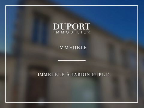 Maison Duport presents for sale this building to be completely renovated located only 400 meters from the Public Garden. This two-storey building dating from 1800 benefits from many development possibilities, whether for a home, a business, a liberal...