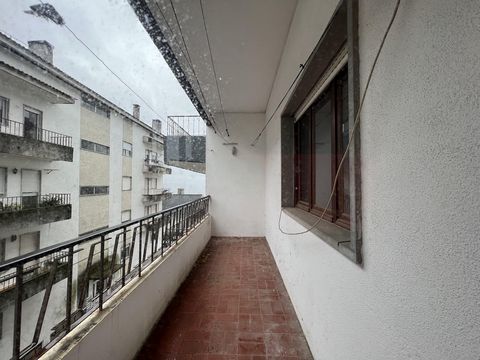 3 bedroom apartment with storage. Building without elevator, the apartment is on the second floor. Typology: 3 Bedroom, 1 Kitchen with Balcony, 1 Living Room, 1 Bathroom, 1 Entrance Hall with space to embed a wardrobe. Unfurnished kitchen. Central ar...