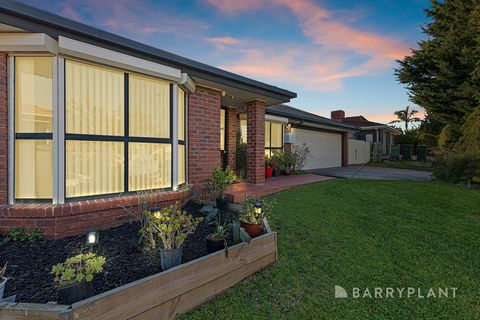 Nestled in a family-friendly location and offering comfortable modern living, this well-presented home is the perfect option for those starting out, as well as growing families and smart investors. Set on a fantastic block of 589m2 (approx), the pict...