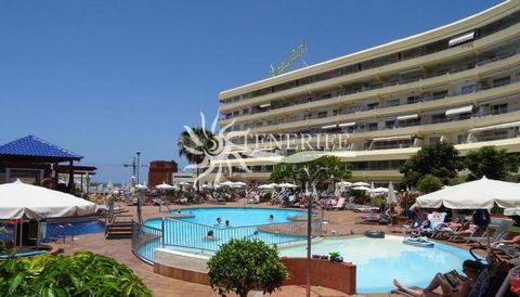 Prachtig hoekappartement met twee slaapkamers, op een uitstekende locatie in San Eugenio Bajo, op minder dan 250 meter van de boulevard, het strand van La Pinta of de jachthaven van Puerto Colón, met gemakkelijke toegang tot de beste recreatiegebiede...