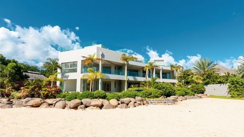 Nestenn bietet dieses moderne und luxuriöse Apartment mit 3 Schlafzimmern am Meer R+2 PLAN KEINE AGENTURGEBÜHREN. R+2 REGIME. ZUGÄNGLICH FÜR AUSLÄNDER. Dieses einzigartige 165 m² große Apartment am Strand verfügt über einen großzügigen Wohnbereich mi...