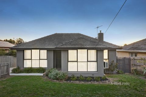 Presenting an exceptional blend of modern comfort and single-level convenience, this beautifully renovated home represents a captivating opportunity for those in search of a vibrant hassle-free lifestyle. Beyond a stylish rendered façade and boasting...