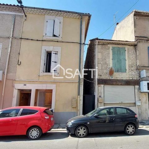 Jérôme Soyer et Olivia LECOURT présentent : Châteaurenard, proximité centre-ville, un ensemble immobilier composé d'un immeuble de deux appartements et d'une maison de ville. Composition de l'immeuble : Au rez-de-chaussée un appartement de type T2, l...