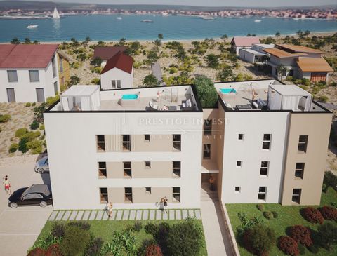 Location: Zadarska županija, Sukošan, Sukošan. Eine Wohnung zum Verkauf in einem kleinen Wohngebäude im ZENTRUM von SUKOŠANA – 30 m vom Strand entfernt WOHNUNG 6. (PENTHOUSE) - 2. STOCK besteht aus: - Flur/Flur (2,10 m2) - Wohnzimmer/Küche mit Esszim...