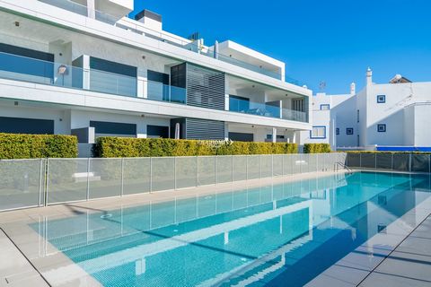 This newly constructed two-bedroom apartment, located within the private Cabanas Ocean View condominium in Cabanas de Tavira, offers a prime position overlooking the tidal lagoon of Ria Formosa Nature Park. Situated conveniently close to Benamor Golf...