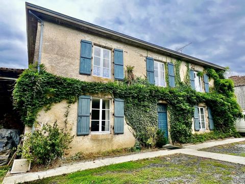 Own a slice of history with this renovated and modernised detached family house. With many original features maintained including the stunning staircase, it really is old meeting comtemporary. The house also offers a great bed and breakfast opportuni...