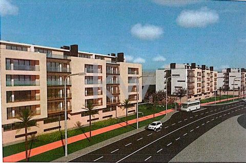 Come see this excellent T5 DUPLEX apartment, situated in a privileged location in Montijo, next to the new CUF clinic. Ideal for those looking for comfort and modernity in the heart of the city. * Building under construction with a planned completion...