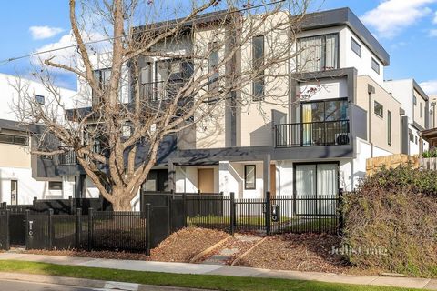 In the very heart of Mooroolbark’s vibrant shopping and transport hub, be the first to enjoy the understated elegance and easy lifestyle this brand new townhouse has to offer! A sophisticated pairing of crisp white rendered exterior with black detail...