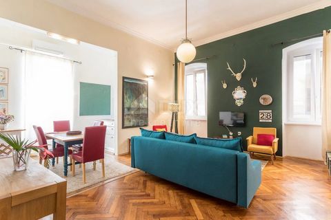 Location: Istarska županija, Pula, Centar. ISTRIA, PULA - Master's apartment with several residential units in the very center! Pula is the largest city of the Istrian County, located in the southwestern area of the impressive landscape of the Istria...