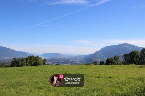 MONTAGNOLE, SAVOIE - 73000 EXCLUSIVITE ! Vue exceptionnelle totalement dégagée sur les hauteurs du village à seulement 10mn de CHAMBERY !! Maison de village rénovée érigée sur plus de 2500m² de terrain borné en zone agricole vous garantissant un cadr...