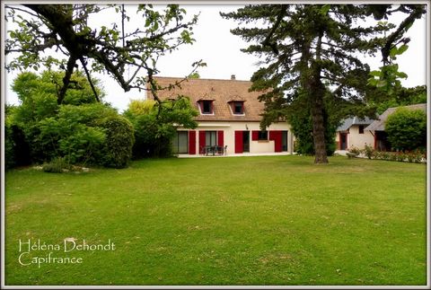 En vente cette belle propriété composée d'une grande maison principale et d'une maison de vacances