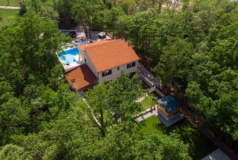 Surrounded by greenery in a peaceful neighborhood near Labin, this impeccable 150 sq.m. house is for sale on a 1,167 sq.m. plot, featuring a private swimming pool and complete seclusion. Beyond its excellent location, the property stands out for its ...