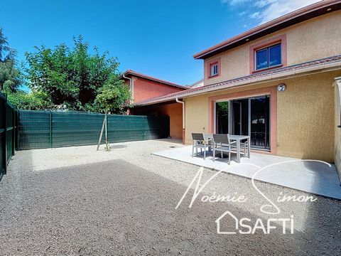 Villa dans résidence avec piscine !
