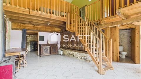 Maison mitoyenne en pierre avec petit jardin
