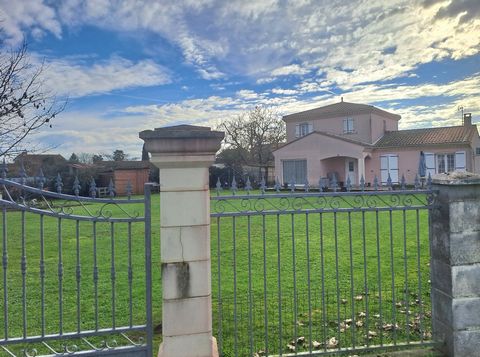 Grande maison avec beau terrain