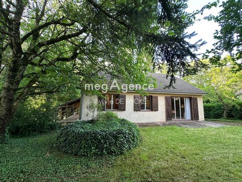 Maison de plain pied sur sous sol total et terrain de 1138m2